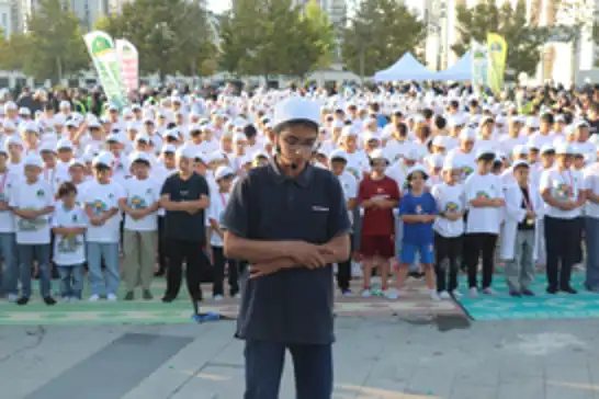 "Hayat Namazla Güzeldir" programı İstanbul'da yoğun katılımla gerçekleşti