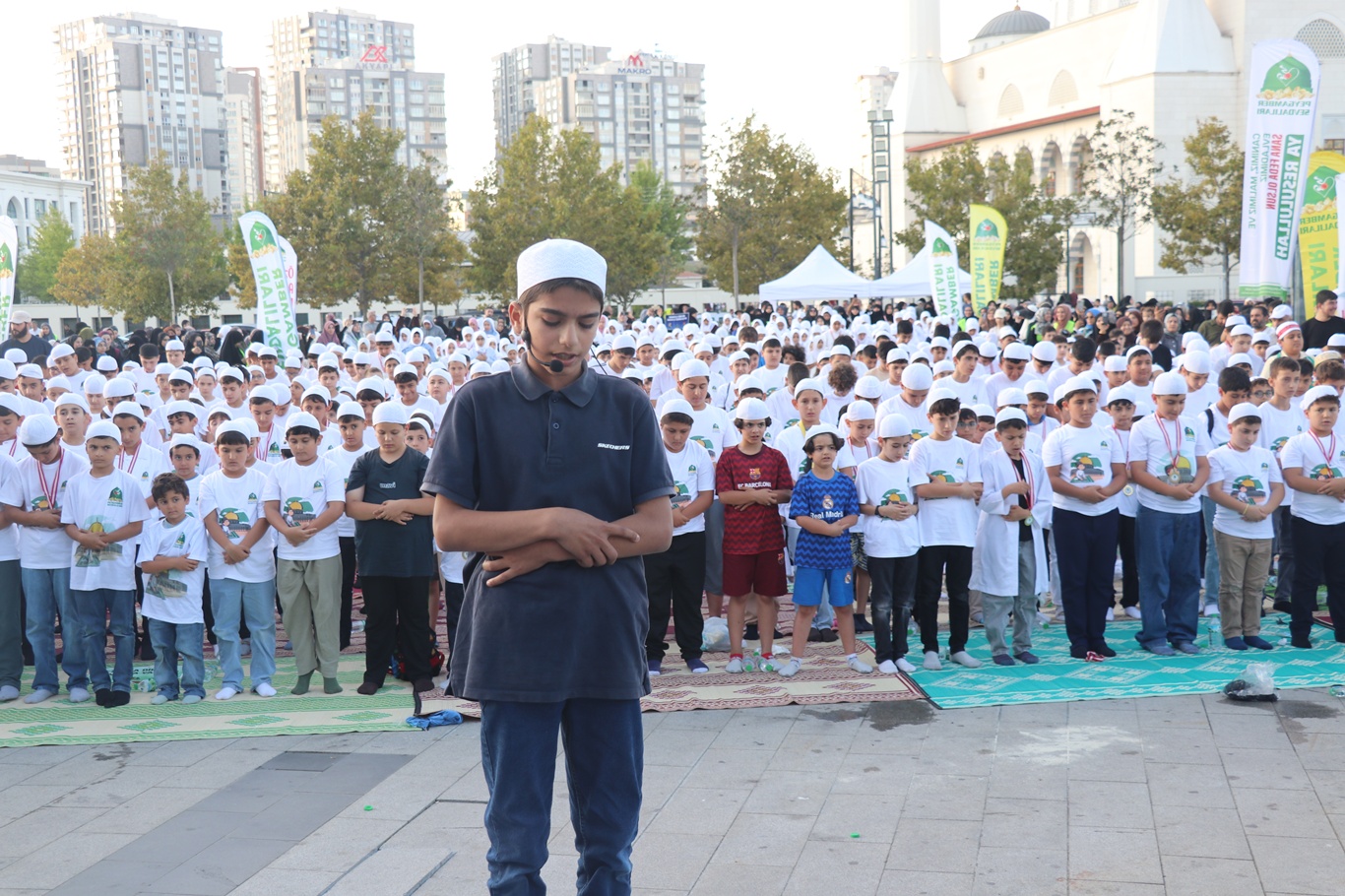 "Hayat Namazla Güzeldir" programı İstanbul'da yoğun katılımla gerçekleşti