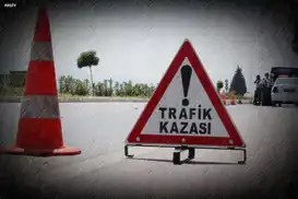 Li Hetayê mînîbusek û qamyonek li hev qelibîn: 1 mirî, 14 birîndar