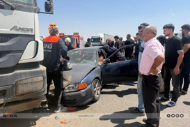 Li ser rêya Êlih-Dîyarbekirê wesayîtek û qamyonek li hev qelibîn: 2 jê giran 4 birîndar