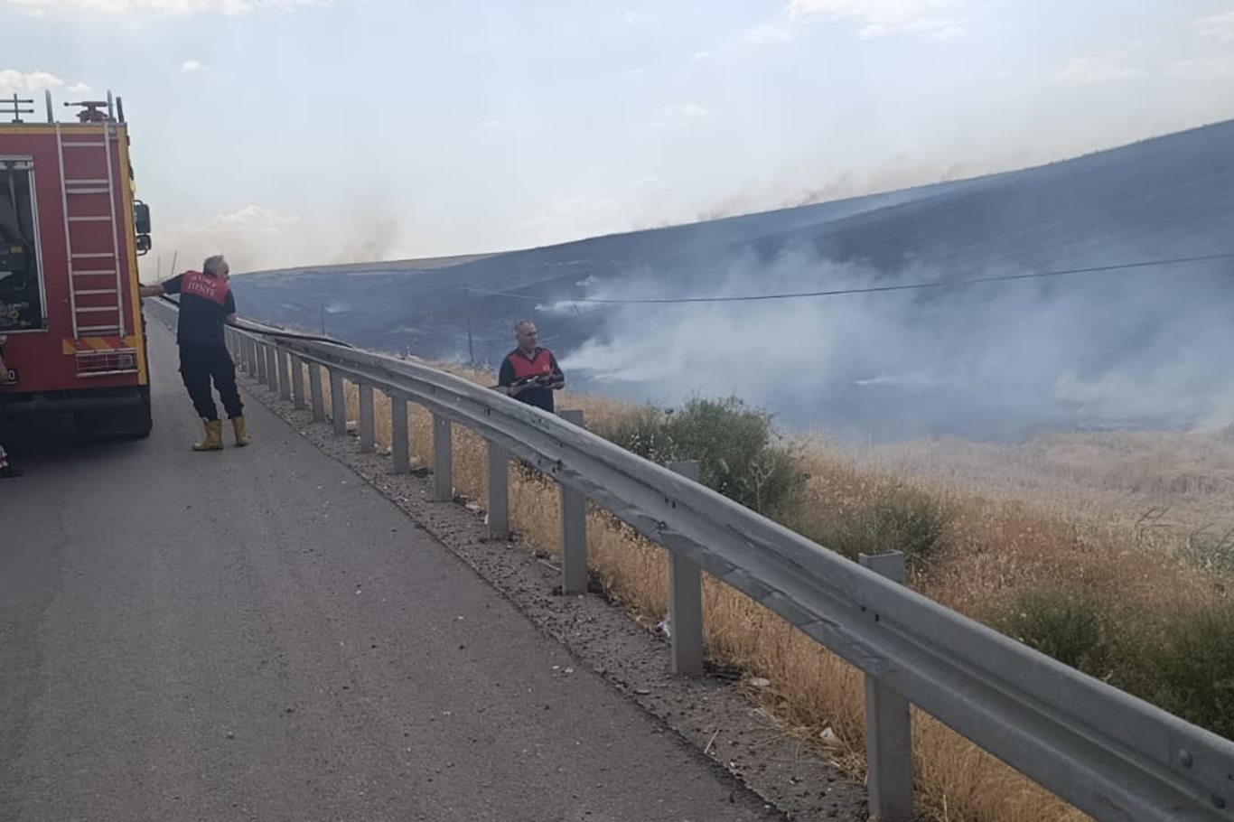 Siirt’te anız yangını: 100 dönümden fazla alan zarar gördü
