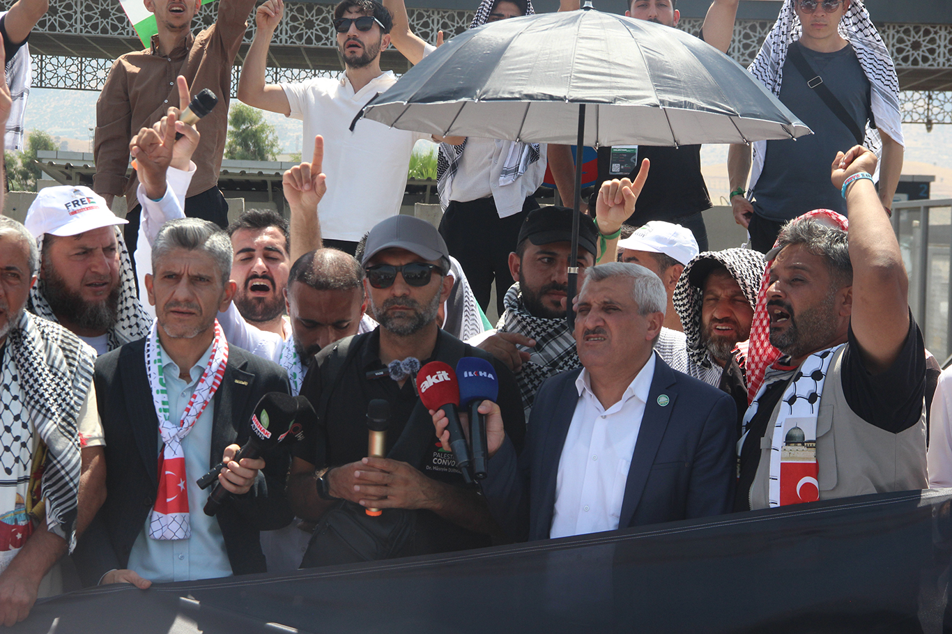 کاروانی فەلەستین