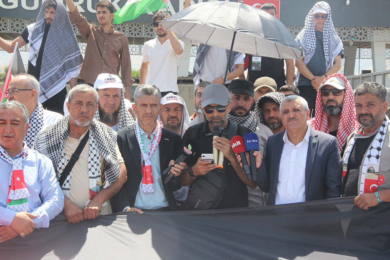 کاروانی فەلەستین