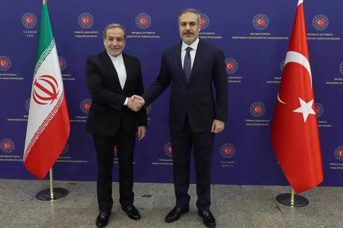 Türkiye's Fidan, Iran's Araghchi discuss Hormuz Strait, ceasefire talks