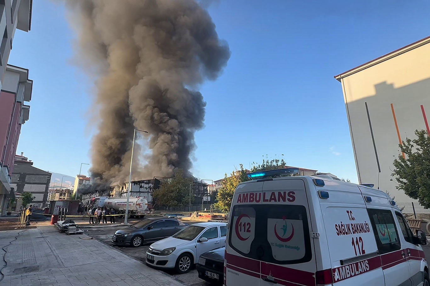 Malatya'da konteyner koğuşlarda çıkan yangında 180 konteyner yandı