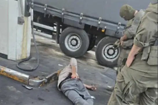 Israeli forces shoot Palestinian youth near separation wall in Al-Ram