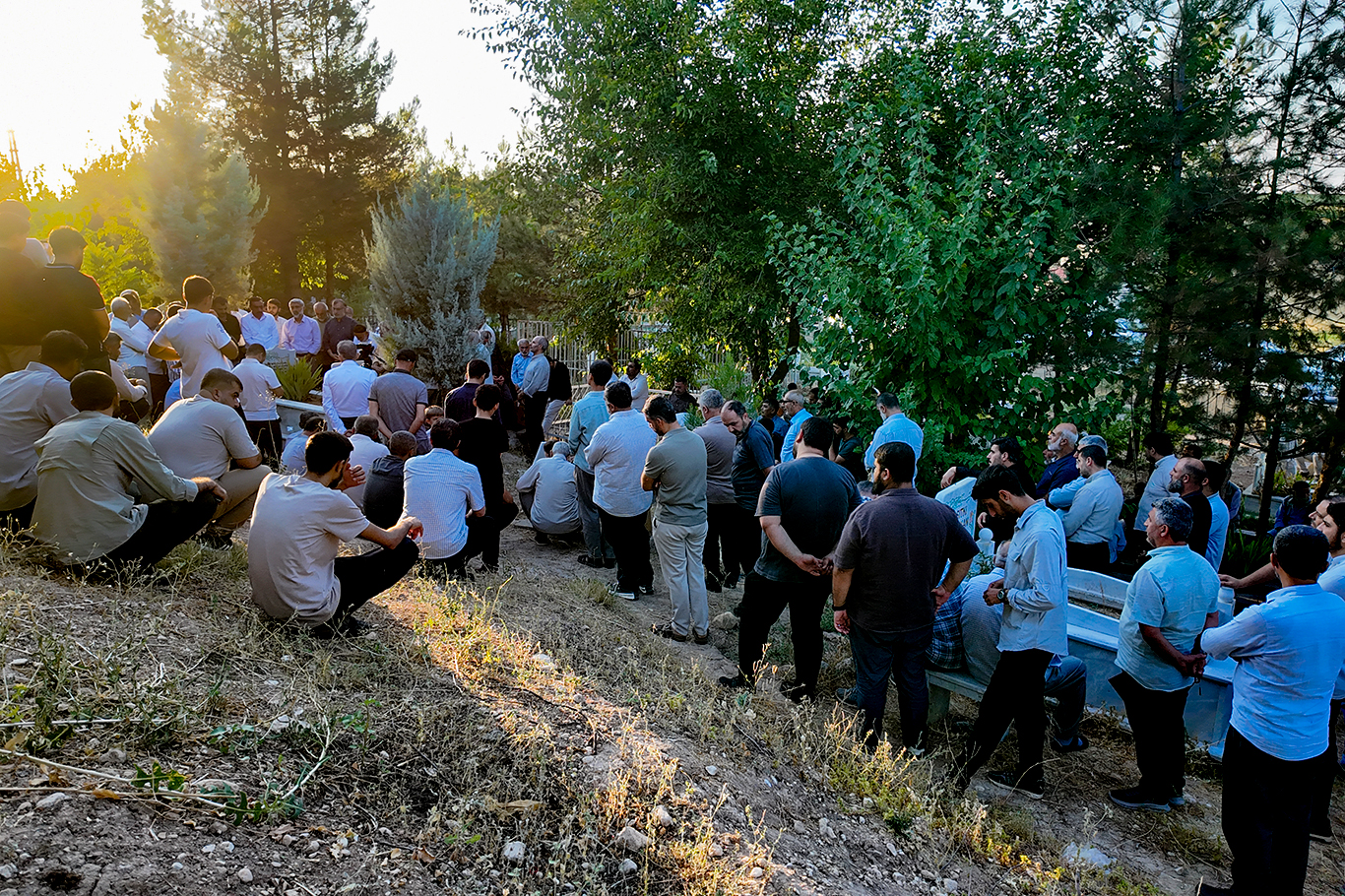 Fesih Güler Hoca vefatının 6'ncı yıl dönümünde kabri başında anıldı