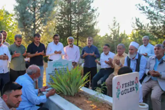 Fesih Güler Hoca vefatının 6'ncı yıl dönümünde kabri başında anıldı