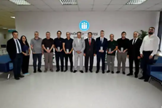 İnönü Üniversitesi'nde bilimsel başarı gösteren akademisyenler ödüllendirildi