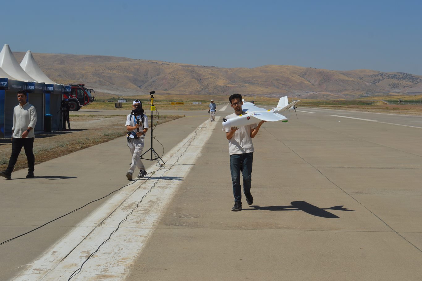 Siirt'te TEKNOFEST heyecanı: Savaşan İHA yarışmaları başladı