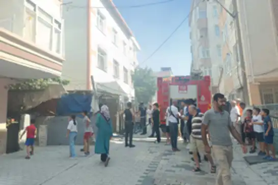 Küçükçekmece'de yangın paniği
