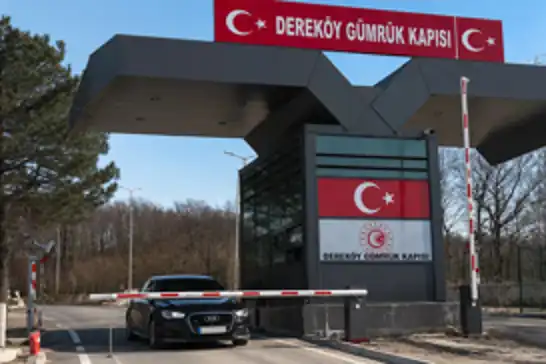 Dereköy Gümrük Kapısı 3,5 ton altı ticari araç geçişlerine açıldı