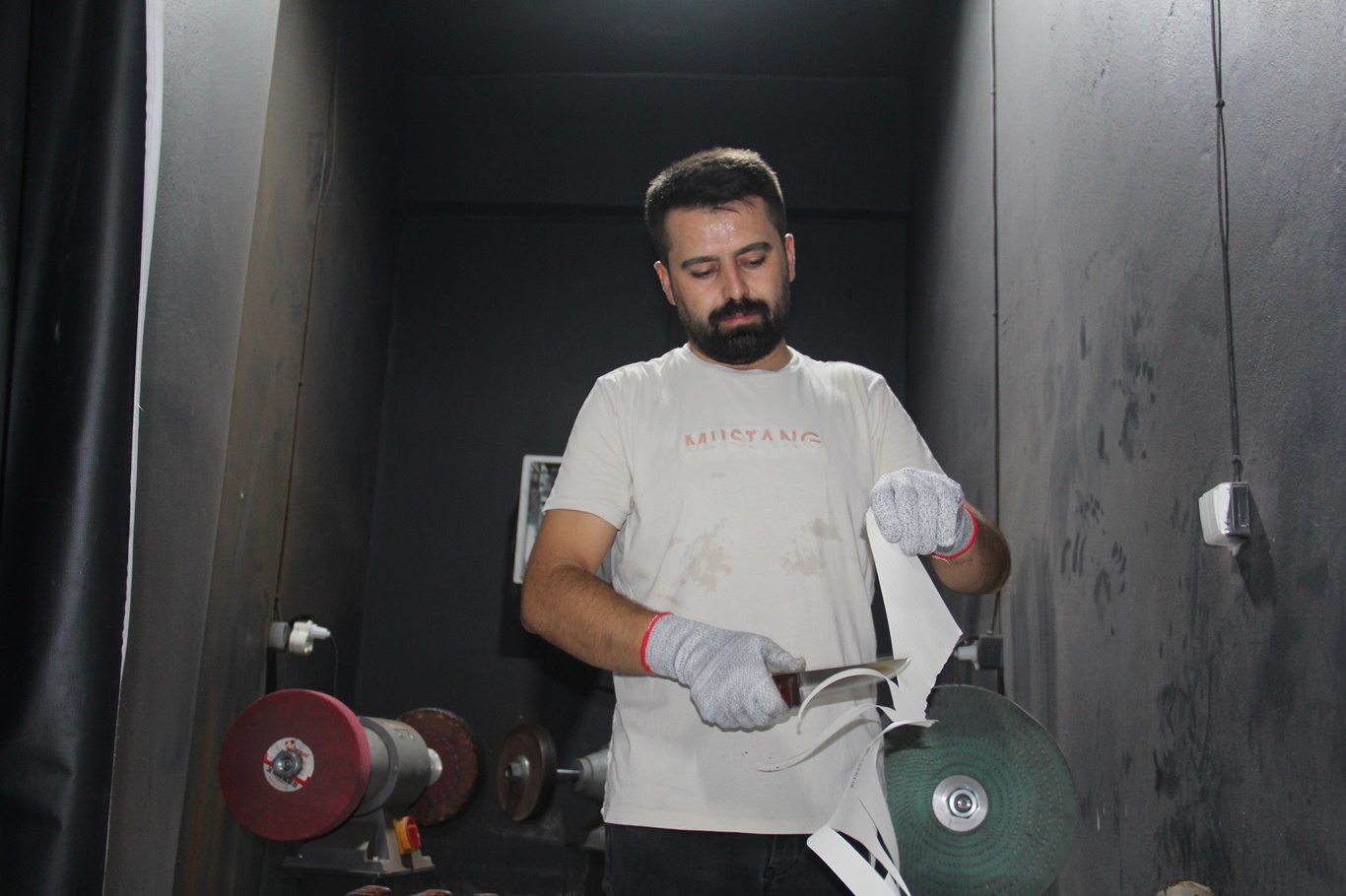 Bıçak bileme ustası Erdem: Profesyonel bileme bıçağın ömrünü uzatıyor
