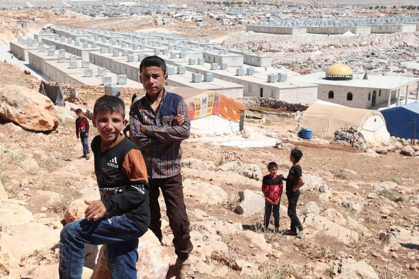 سوريا..تراجع المساعدات يفاقم معاناة النازحين في مخيمات إدلب