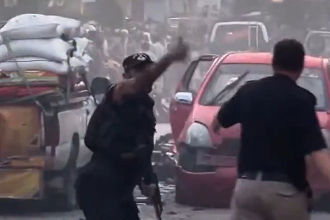 At least 14 dead, over 20 injured in Pakistan suicide attack