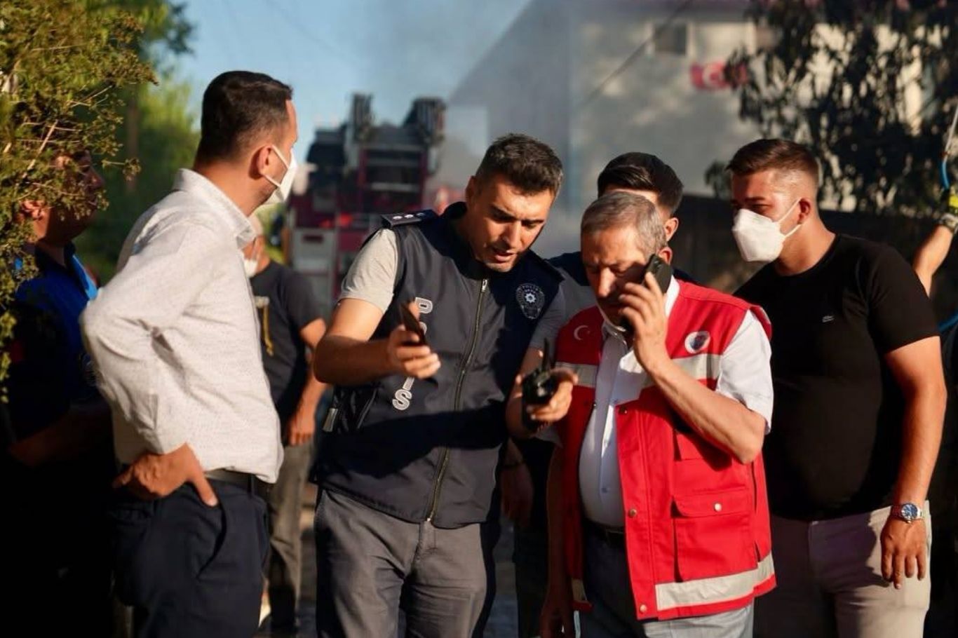 Malatya'daki yangın kontrol altına alındı: 2 ahır bir ev zarar gördü, 3 kişi dumandan etkilendi