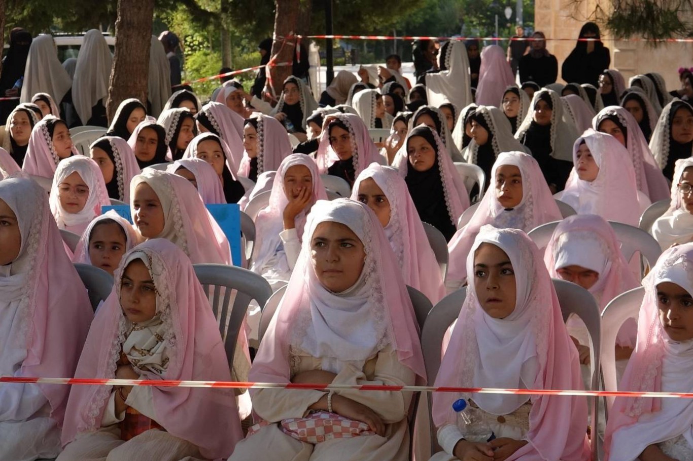 Mardin'de "Niyet Ettim Örtünmeye, Emrin Başım Üstüne" programı düzenledi