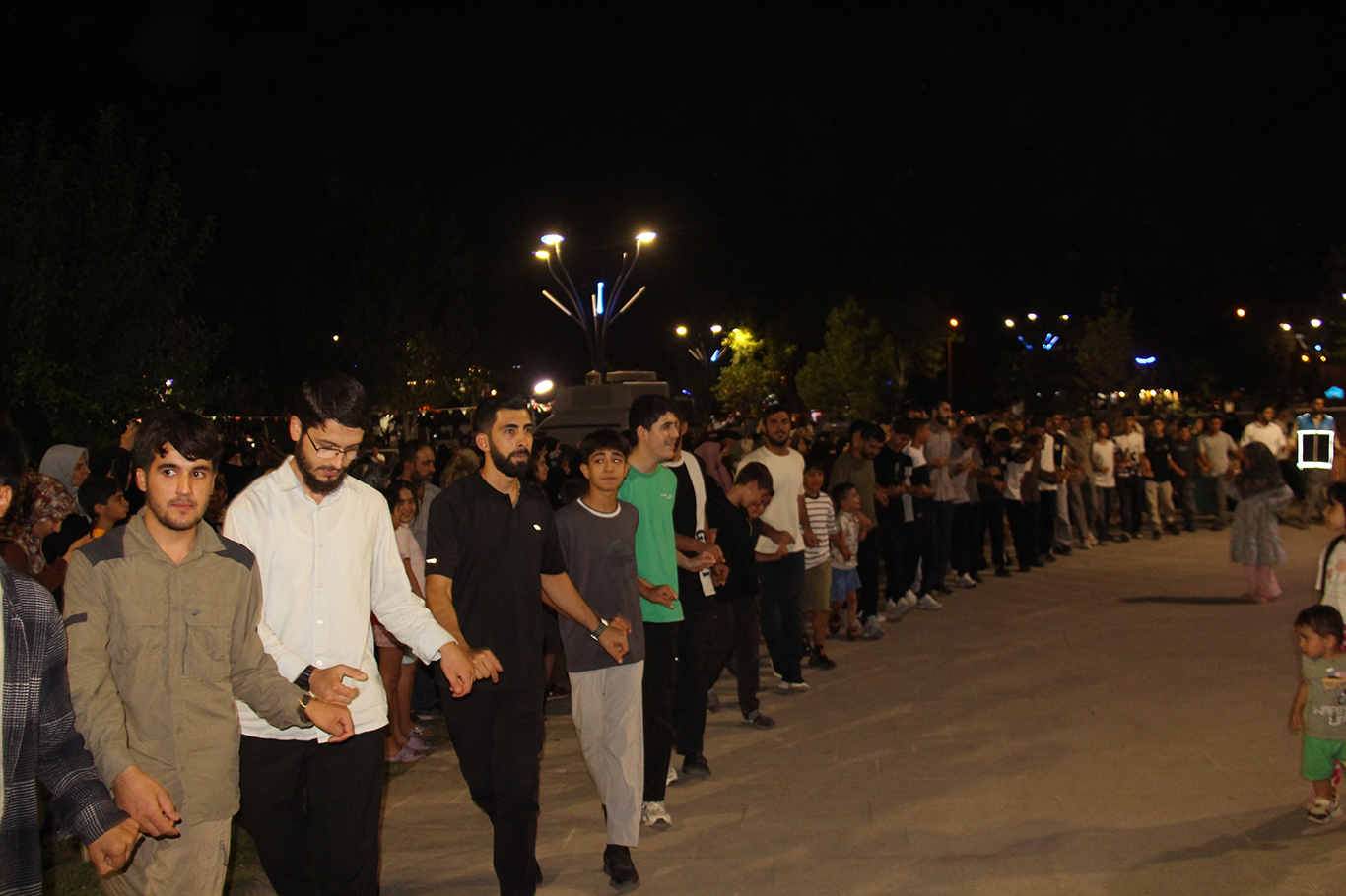 Davet ve Gençlik Hareketi Kayapınar'da park etkinliği düzenledi
