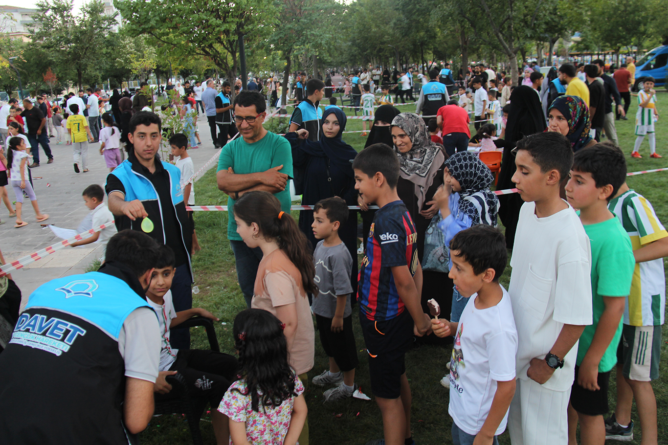 Davet ve Gençlik Hareketi Kayapınar'da park etkinliği düzenledi