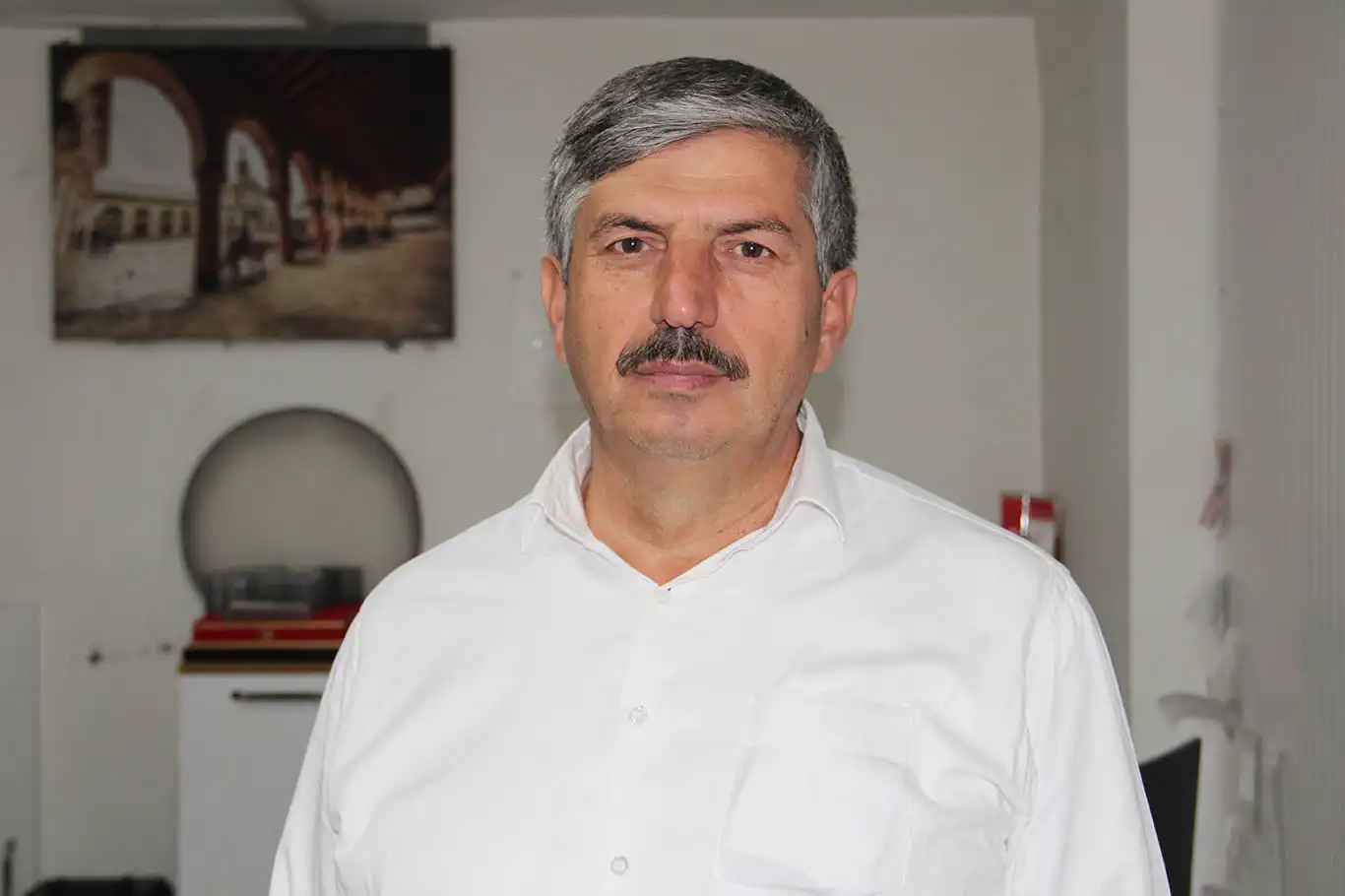 UEB İl Başkanı Çiftçi: Küçük esnafı büyük marketlere karşı korumak istiyoruz