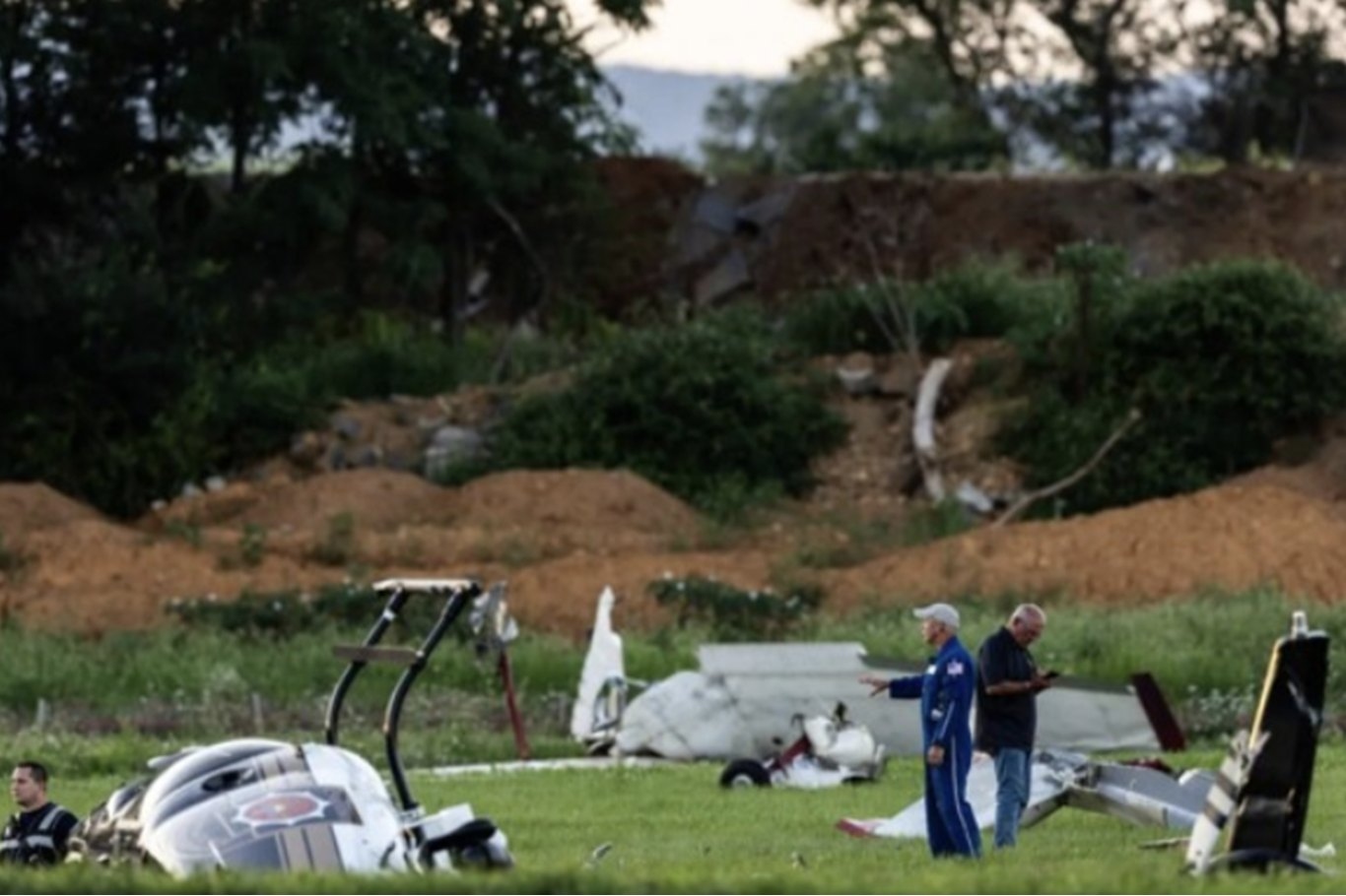Helicopter and small plane collide in Pennsylvania, killing 1 and injuring 2