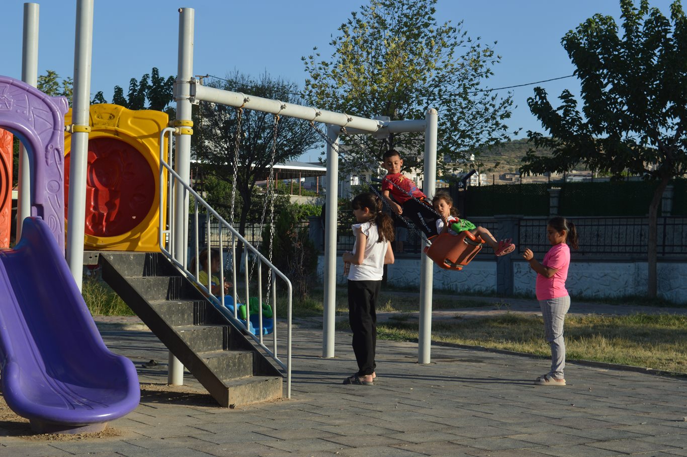 Şavuran Mahallesi’nde çocukların kullandığı park bakımsızlığıyla dikkat çekiyor