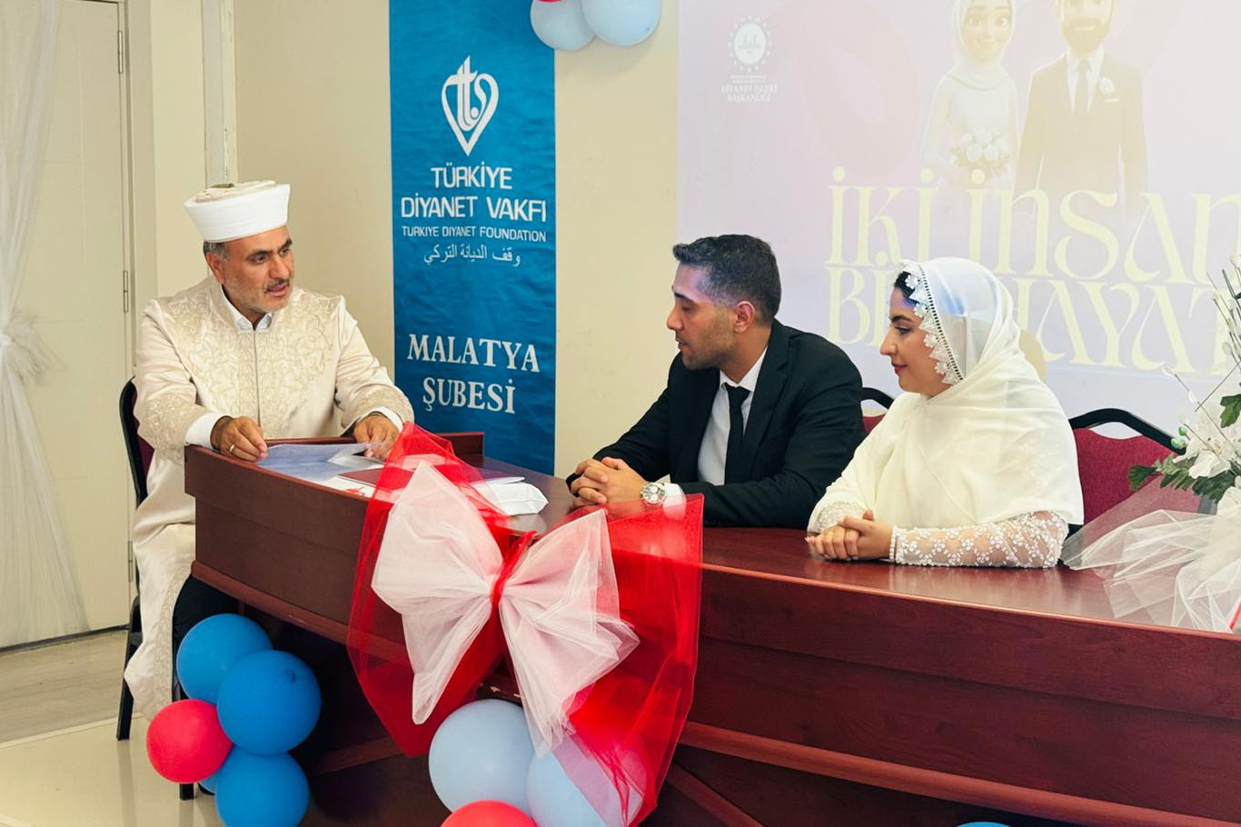 "İki İnsan Bir Hayat" projesi kapsamında Malatya'da iki genç çiftin nikâhı kıyıldı