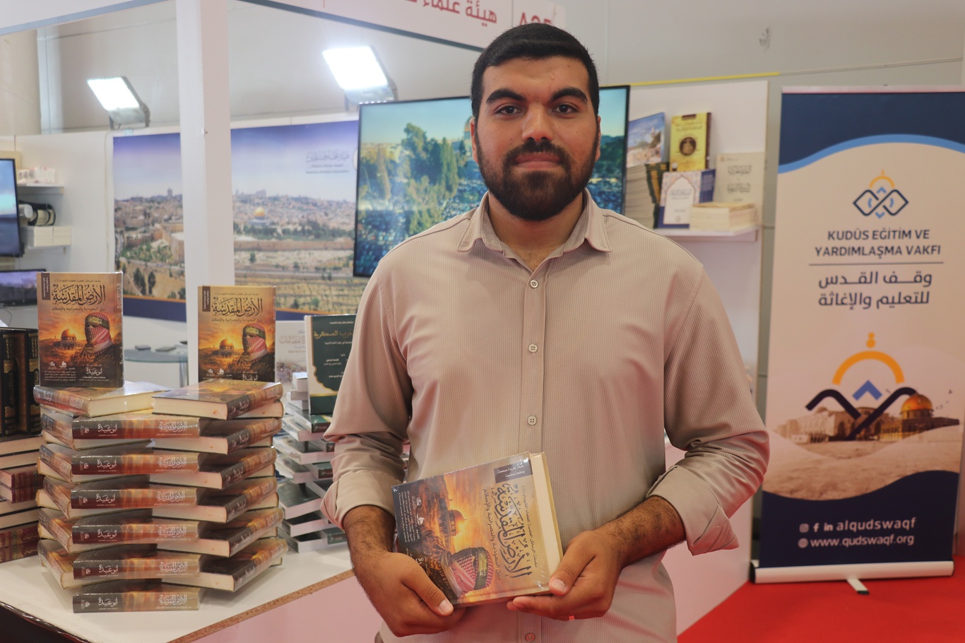 Filistin Alimler Birliği, Arapça Kitap Fuarı'nda şehitlerin kitaplarını tanıttı