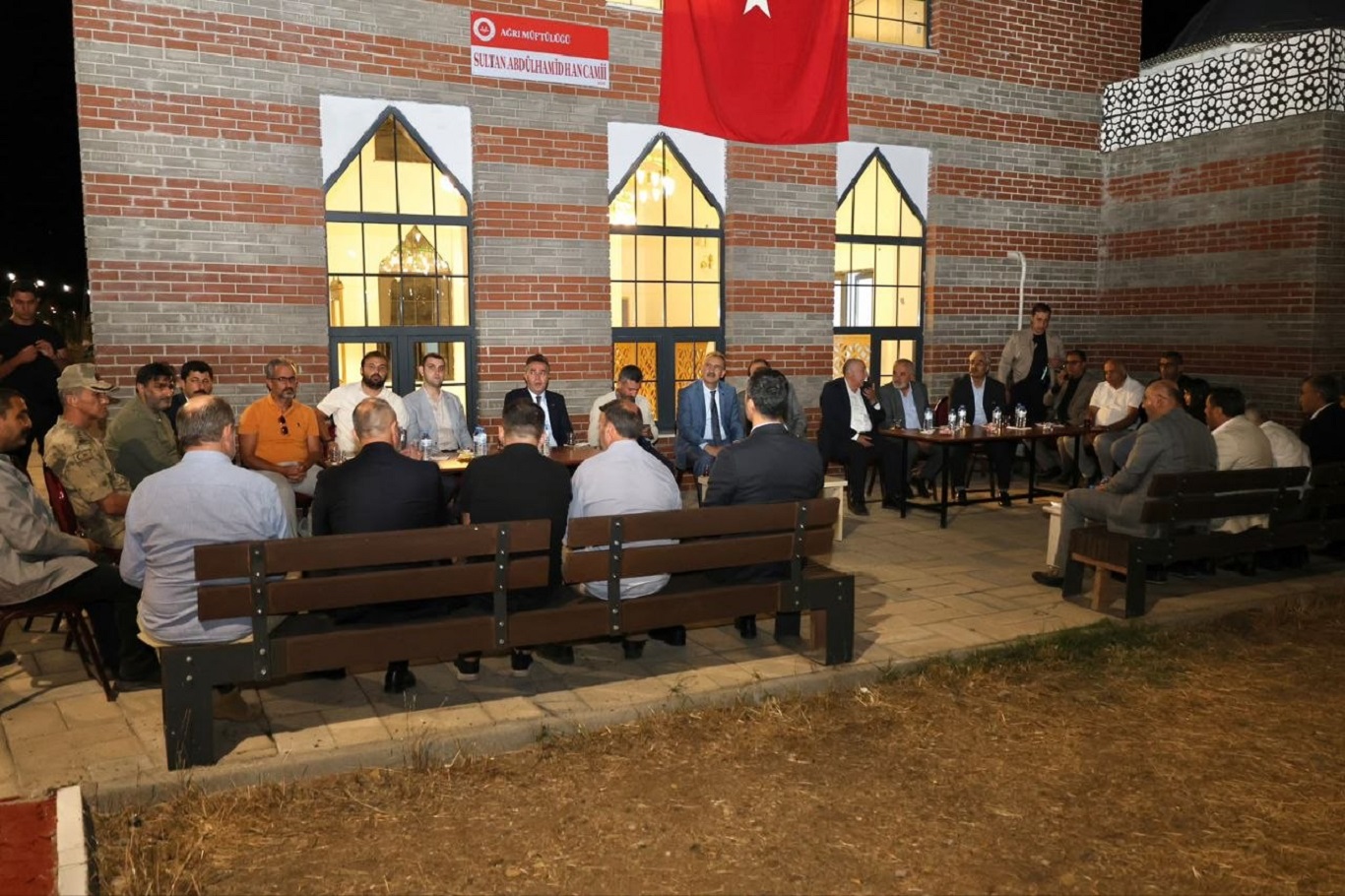Ağrı’da Bakan Murat Kurum Millet Bahçesi ve Sultan Abdülhamid Han Camii törenle açıldı