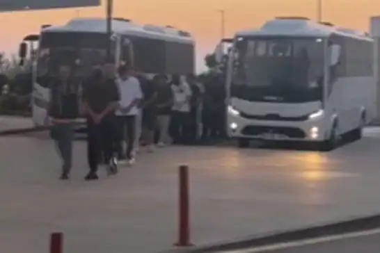 Manisa merkezli suç gelirlerini aklayanlara operasyon: 39 gözaltı