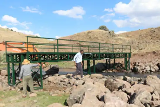 Bingöl'de besicilerin meraya ulaşımını kolaylaştırmak için yeni bir köprü yapıldı