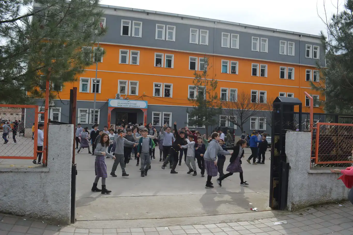 Siirt’te okullarda görevlendirilmek üzere 286 kişi istihdam edilecek