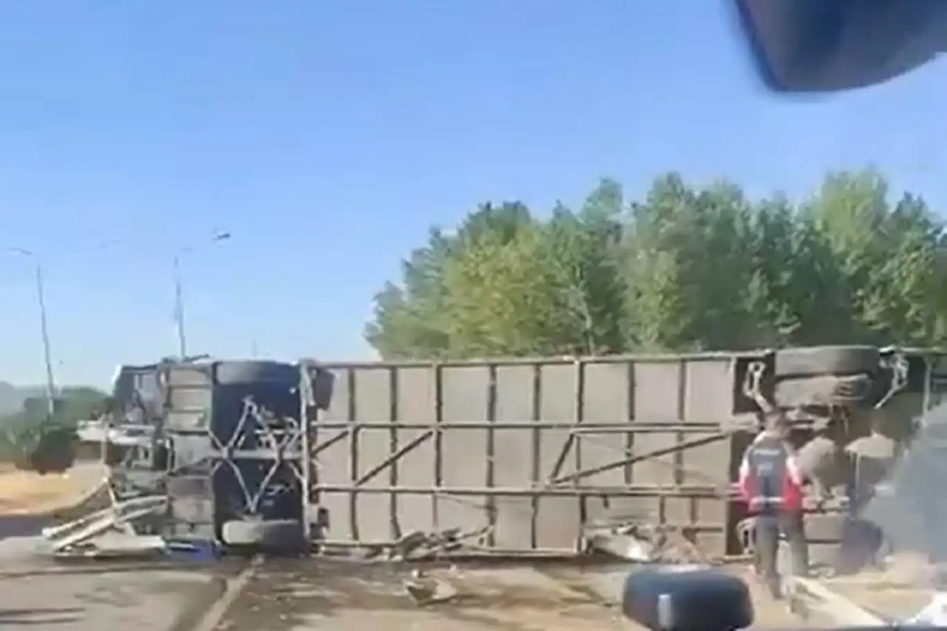 Li Efyonê otobûs wergerîya: 22 birîndar
