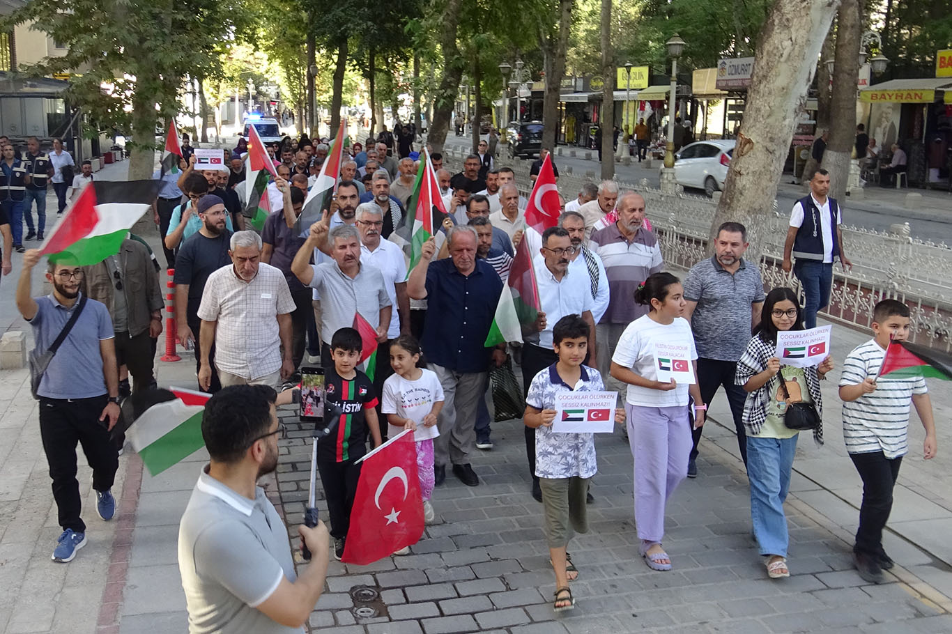 Malatya'dan Gazze'ye destek: İnsani yardım bir lütuf değil, evrensel bir haktır