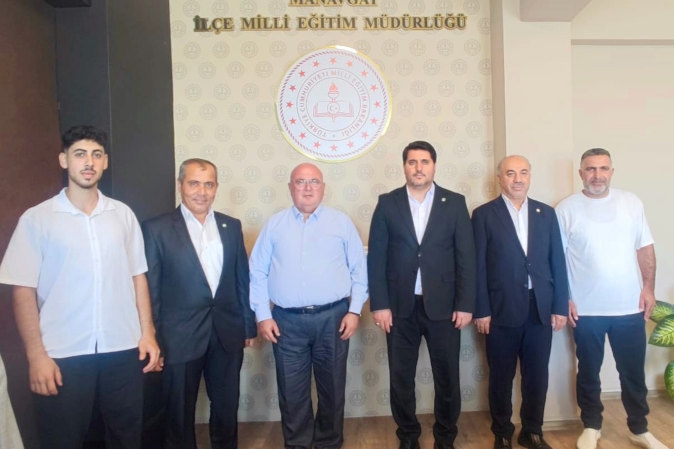 HÜDA PAR heyeti Manavgat'ta eğitimden sağlığa ilçenin sorunlarını dinledi