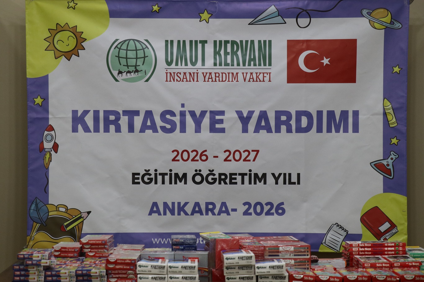 Ankara Umut Kervanından onlarca öğrenciye kırtasiye desteği