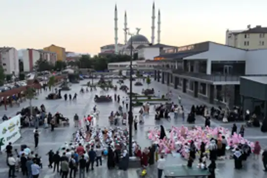 Ağrı’da yüzlerce çocuk "Hayat Namazla Güzeldir" etkinliğine katıldı