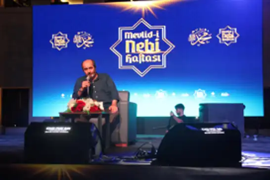 Yazar Demirbağ: Biz ona benzemek, sünnetine uymak için zorlanırız