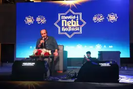 Yazar Demirbağ: Biz ona benzemek, sünnetine uymak için zorlanırız