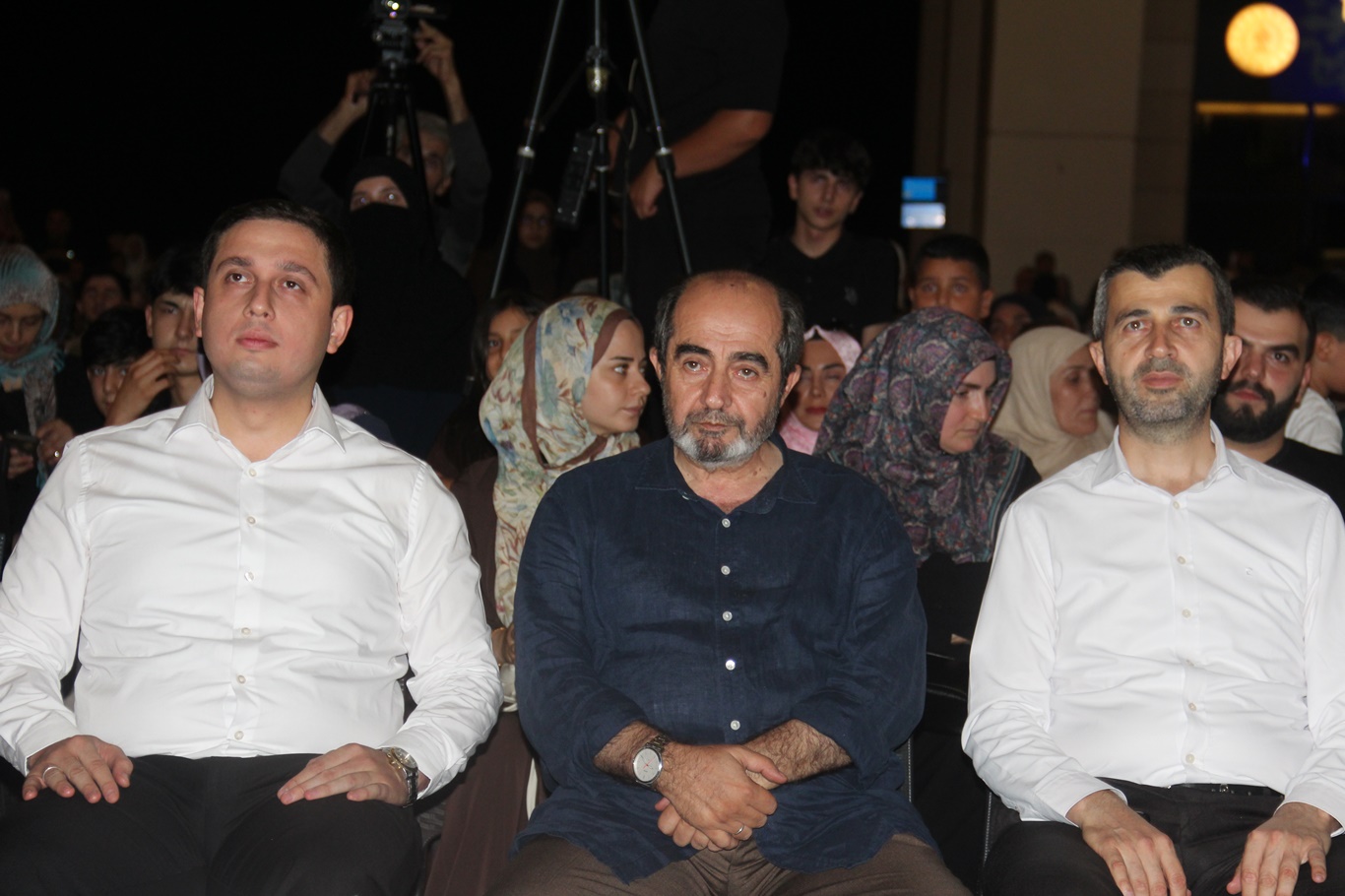 Yazar Demirbağ: Biz ona benzemek, sünnetine uymak için zorlanırız