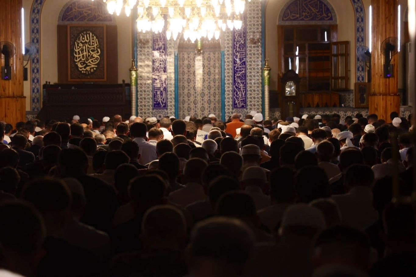 Mevlid Kandili Konya'daki camilerde yoğun katılımla idrak edildi