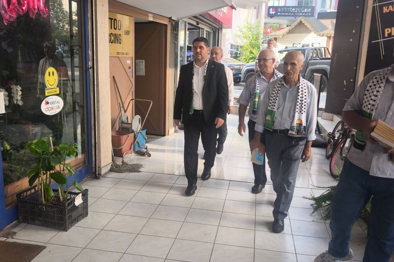 HÜDA PAR Antalya Teşkilatından Mevlid Kandili Haftasında esnaf ziyareti