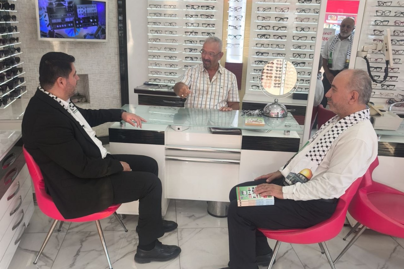 HÜDA PAR Antalya Teşkilatından Mevlid Kandili Haftasında esnaf ziyareti
