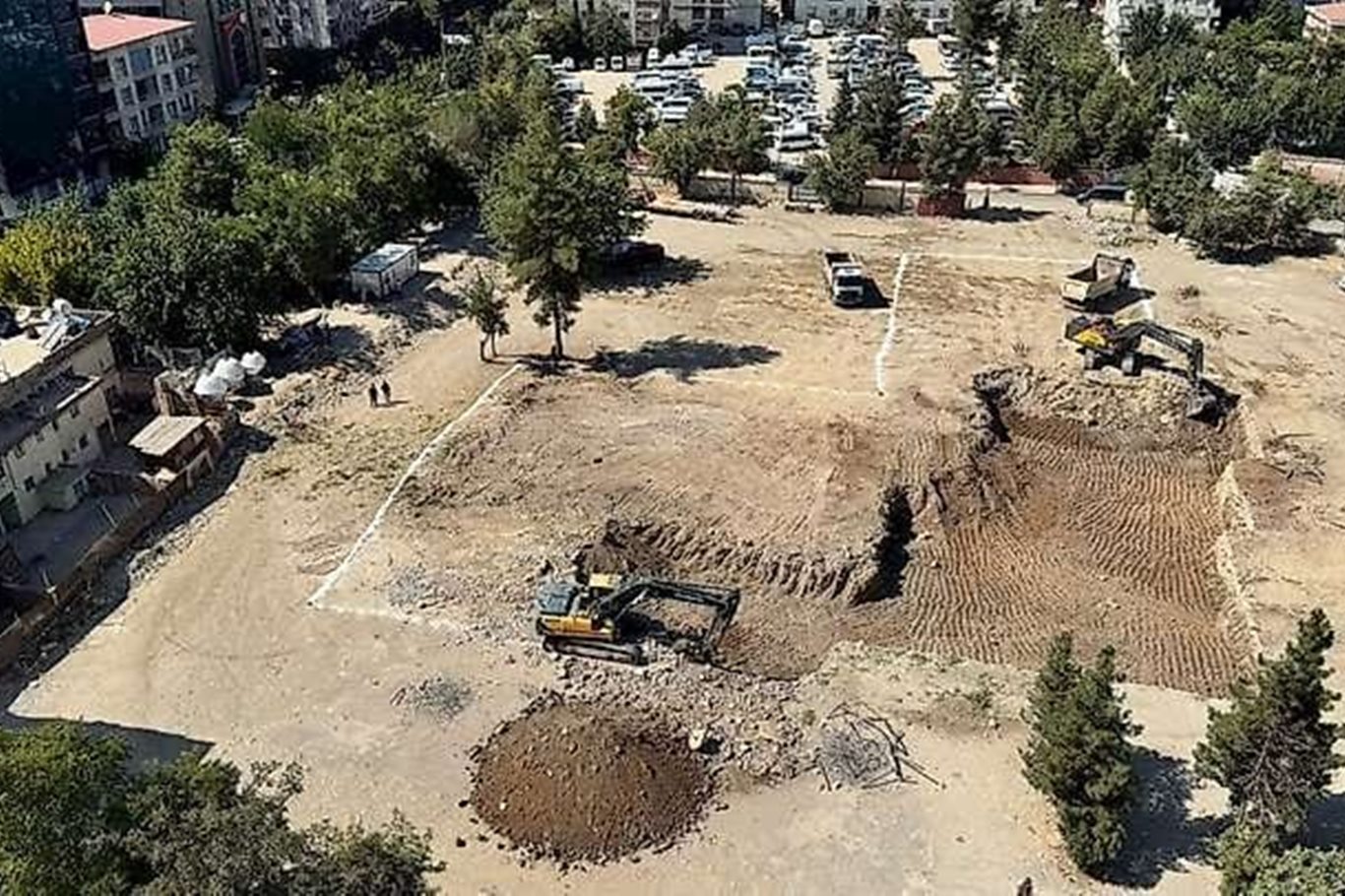 HÜDA PAR Siirt İl Başkanı Tekin: “Öğretmenevi şehir merkezinde değil, şehir dışında yapılmalı”