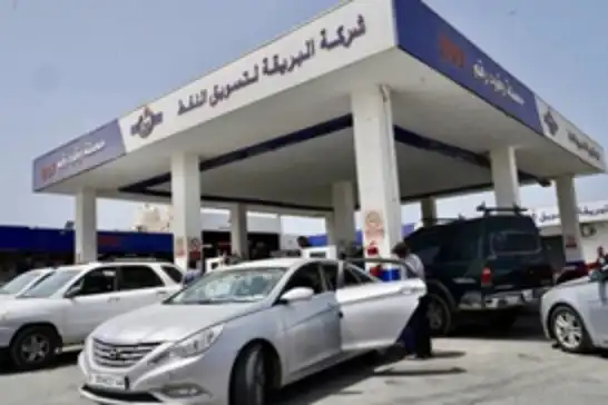 رغم غناها بالنفط ..ليبيا تواجه أزمة وقود خانقة