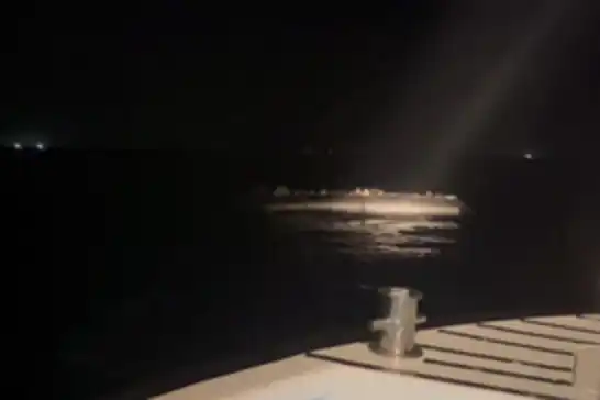 Çanakkale açıklarında 37 düzensiz göçmen ile 2 göçmen kaçakçılığı şüphelisi yakalandı