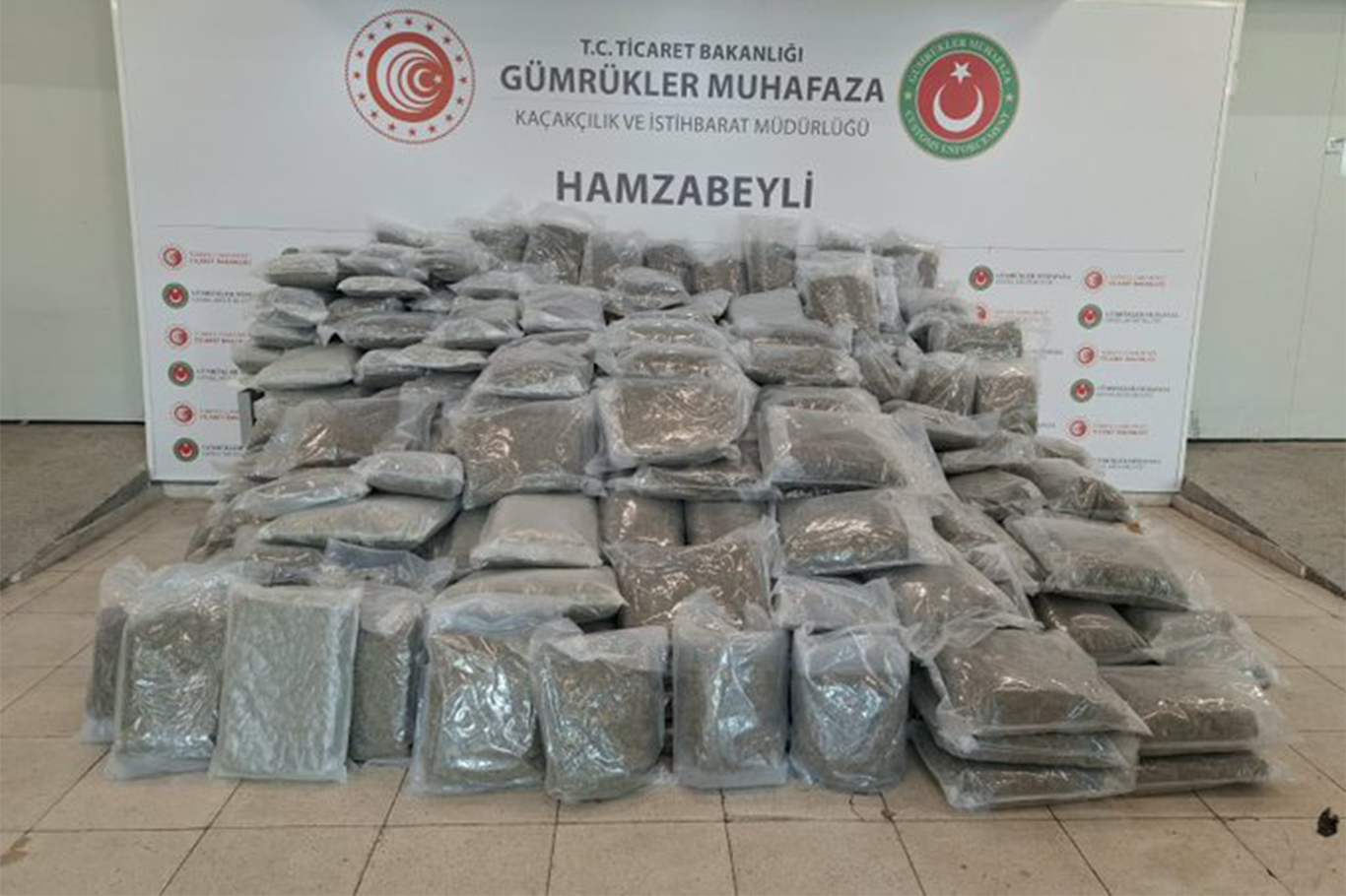 Edirne'de yaklaşık 288 kilo esrar ele geçirildi