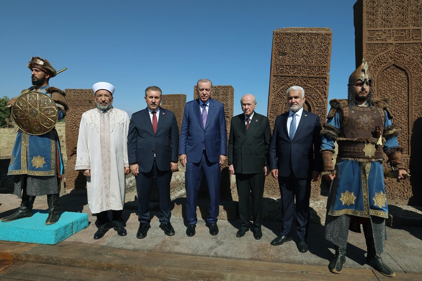 HÜDA PAR leader highlights Islamic brotherhood in Manzikert victory message