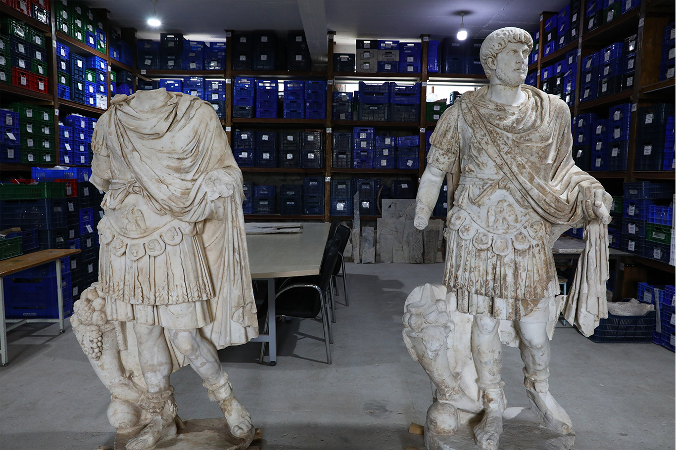 Burdur'da 2 bin yıllık tarih gün yüzüne çıktı: Roma İmparatoru Hadrianus'un heykeli bulundu