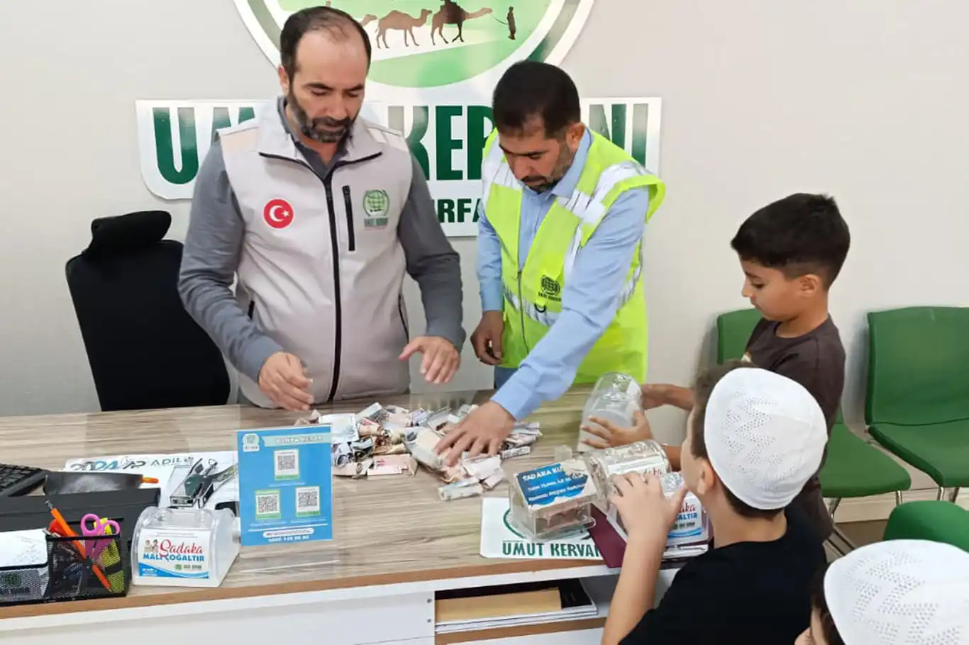Çocuklardan Gazze Şifa Hastanesi'ne kumbaralı destek